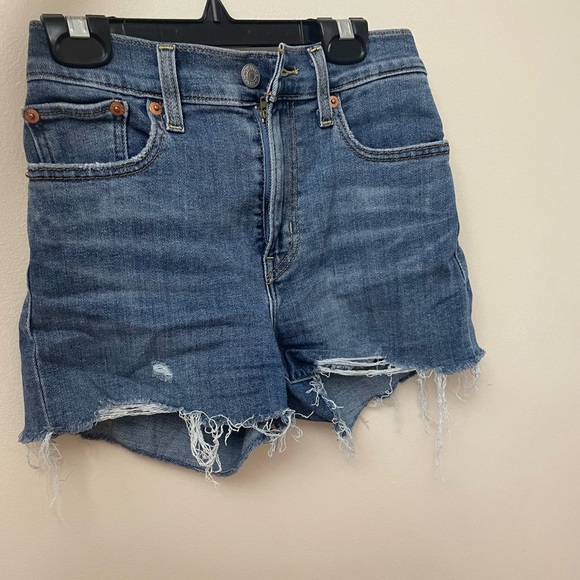 Dark blue Levi’s shorts - Picture 1 of 2